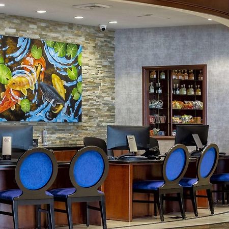 ווסטבורי Viana Hotel And Spa, Trademark Collection By Wyndham מראה חיצוני תמונה