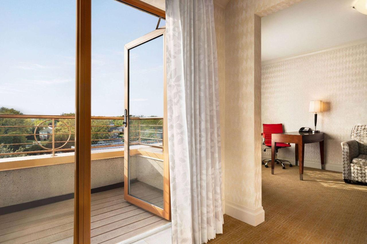 ווסטבורי Viana Hotel And Spa, Trademark Collection By Wyndham מראה חיצוני תמונה